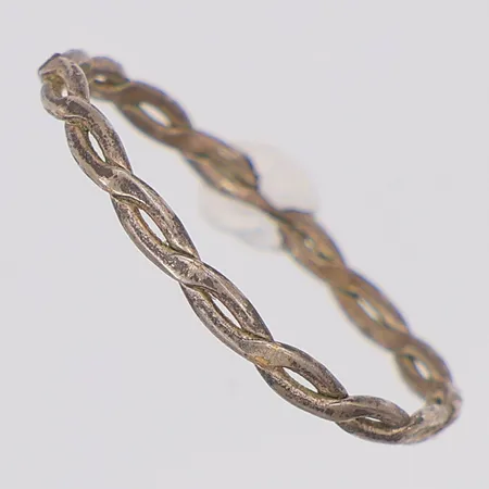 Ring tvinnad stl:17½, metall