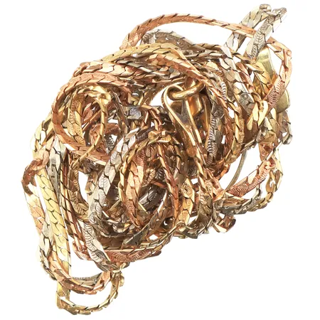 Trasigt guld 14k. Vikt: 9,2 g