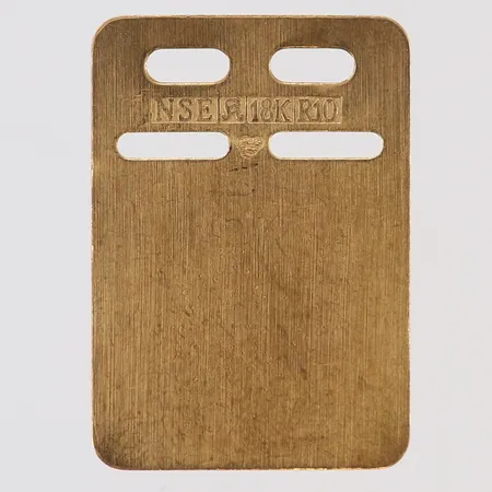 Hänge ID platta 27x19mm gravyr 18K.  Vikt: 2,3 g