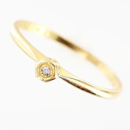 Ring med 8/8-lipad diamant ca 0,01ct stl: 17, bredd 1,5-3mm, 18K Vikt: 1,3 g