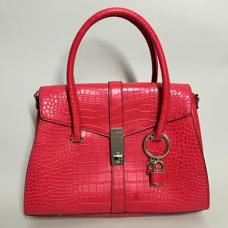 Väska Guess, 24 x 33 x 13cm, krokopräglad yta, lätt bruksslitage