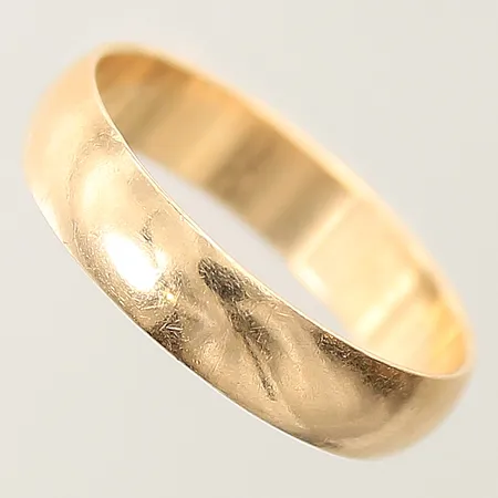 Ring slät stl:19½ bredd 5mm, gravyr 18K Vikt: 4,4 g