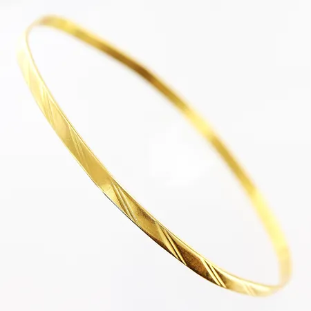 Armring ca 70x66mm, skev, 21K Vikt: 9,5 g