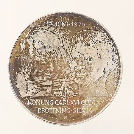 Jubileumsmynt 50kr Ø36mm, Kungabrölloppet 19 juni 1976 Konung Carl XVI Gustaf och Drottning Silvia silver 925/1000 Vikt: 27 g