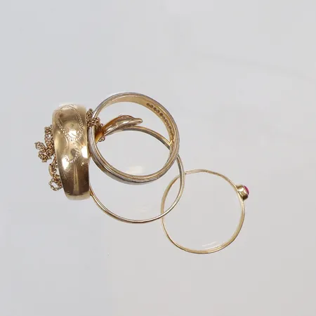 Diverse guld, skevt/defekt, 18K Vikt: 11 g