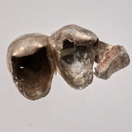 Diverse defekt guld, 18K, 3,93g.