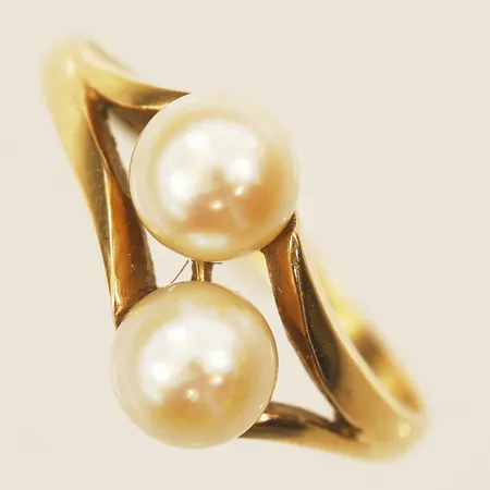 Ring med tvillingpärla stl:17 bredd 7,5mm, år 1961, 18K  Vikt: 2,7 g