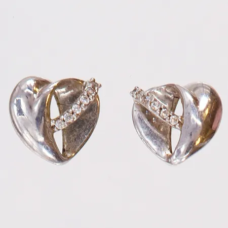 Ett Par örhängen med hjärtan med vita stenar Ø9,5mm GHA Silver 925/1000.  Vikt: 1,5 g
