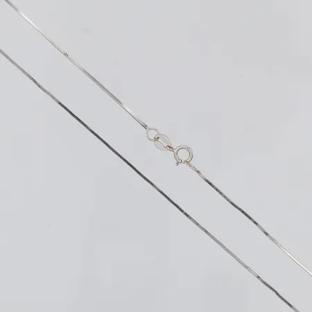 Kedja kantig Ormlänk 46,5cm vitguld bredd 0,7mm, ojämn, 18K Vikt: 2,5 g