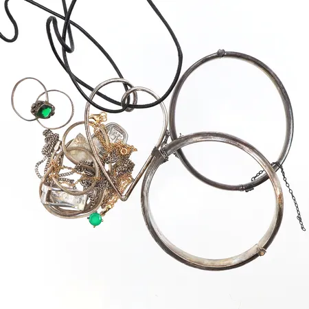 Diverse silversmycken 830/925/1000,några med defekter. Vikt: 56,8 g