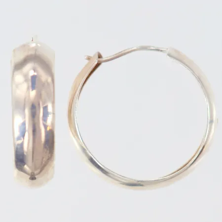 Ett par örhängen creoler Ø21mm bredd 6,5mm Silver 925/1000.  Vikt: 2,7 g