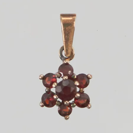 Hänge med granater 12mm förgylld 830/1000 Silver 1,1g.