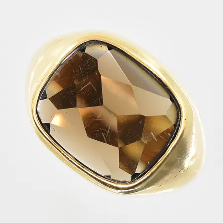 Klackring med brun sten stl:19¾ bredd 4-15 mm, 18K. Vikt: 9,9 g