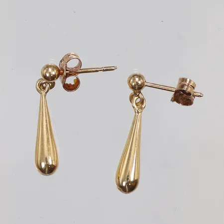 Ett par Örhängen droppformade 3x18mm 18K Vikt: 1,3 g