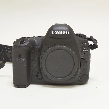 Kamerahus Canon EOS 5D Mark IV, snr: 523038002383, batteriladdare, inga andra tillbehör.  Skickas med postpaket.