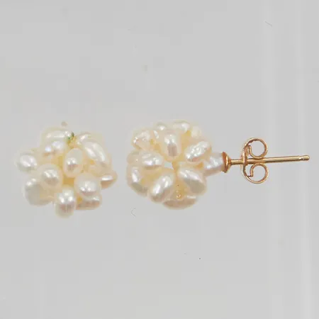 Örhängen 9mm pärlor 18K 1,7g.