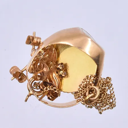 Diverse guld 18K. Vikt: 7,6 g