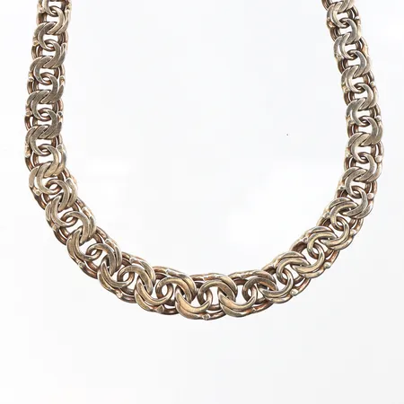 Collier Bismarck,längd ca 46 cm,bredd 6.5-9.5 mm,silver 830/1000. Vikt: 31,2 g