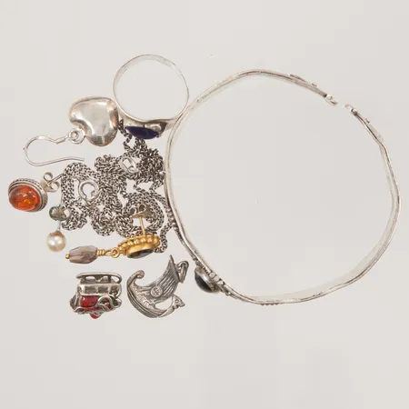 Diverse silversmycken delvis defekt 830/1000 Silver 34,1g.