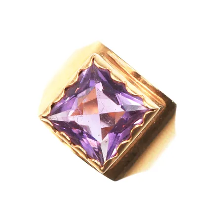 Ring med sten Seblings Juvelatelje AB Göteborg,storlek 17 ½ mm,bredd ca 4.8-13.8 mm,18k. Vikt: 7,4 g