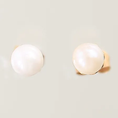 Örhängen med odlad pärla 15x4,6mm, omaka snurrebusar 18K Vikt: 0,8 g
