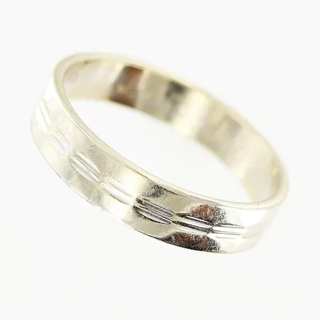 Ring stl: 17¼, gravyr, i behov rodiering, 18K Vikt: 3,2 g