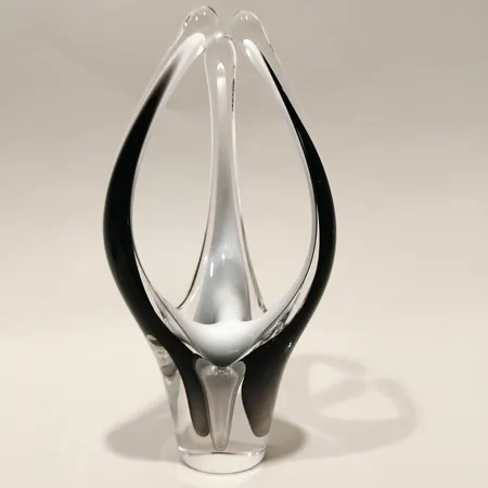 Glasskulptur Coquille, Paul Kedelv, Flygfors-61, höjd ca 22cm, repig på undersidan  Skickas med paket.