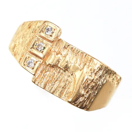 Trasigt guld,18k. Vikt: 6,3 g