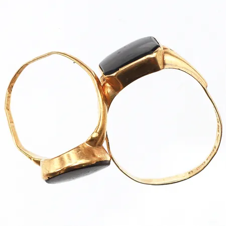 Trasigt guld med stenar,18k. Vikt: 5,5 g