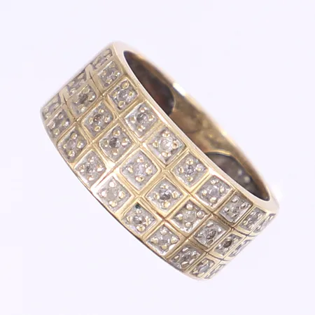 Ring med åttkantsslipade diamanter 30x ca 0,01ct stl:16, bredd 8mm, bucklig, gravyr, 18K Vikt: 4,6 g