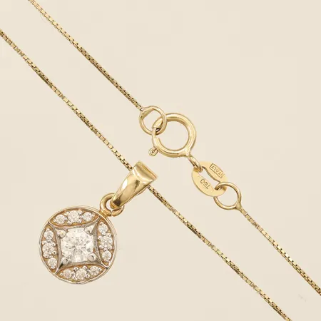 Kedja Venezia, längd 45cm, bredd 0,4mm, hänge med vita stenar, längd inkl ögla 14mm, bredd 8,3mm, 18K  Vikt: 2,2 g