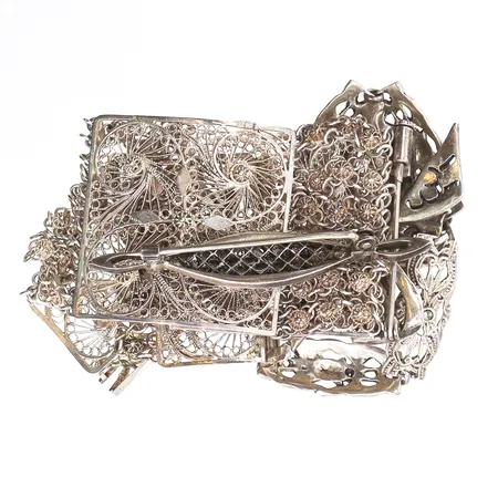 Diverse silversmycken,något defekt 830/1000. Vikt: 54,5 g