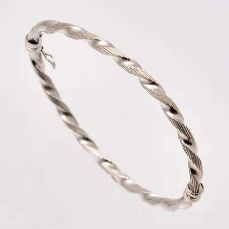 Armringar 17,5cm, bredd 3,8mm, ihålig, 18K, 7,15g.