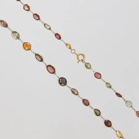 Collier med granater spineller samt zirkoner, längd ca 46cm, bredd ca 5mm, slitna länkar, lås i 18K, övrigt guld 14K, Vikt: 8,8g Vikt: 8,8 g