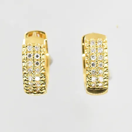 Örhängen med diamanter 28x0,005ct GFAB, Ø14mm, bredd 4mm, 18K. Vikt: 4,4 g