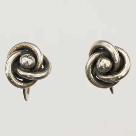 Ett par örhängen Ø11,9mm, skruvlås, Guldvaruhuset Aktiebolag år 1948, silver Vikt: 6,3 g