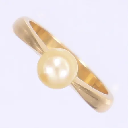 Ring med pärla stl:17 svenska stämplar 1923 18K Vikt: 4,1 g