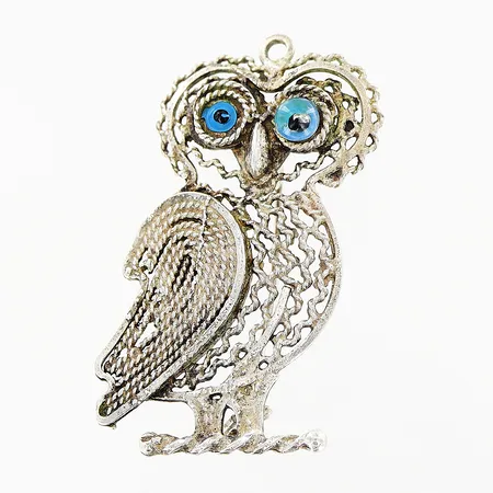 Brosch/hänge uggla 40x23mm, färgat glas till ögon, ögla saknas, silver 925/1000 Vikt: 5,6 g