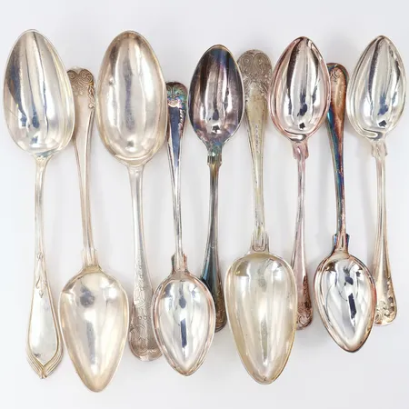 Nio skedar längd 18,5-21,5cm Silver 830/1000.  Vikt: 423,2 g