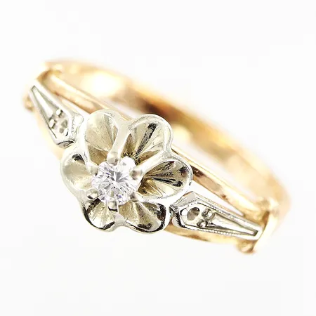 Ring med diamant ca 0,10ct, stl: 18, 14K Vikt: 3,8 g