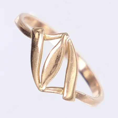 Ring stl 18 bredd 2-9mm 14K Vikt: 1,7 g