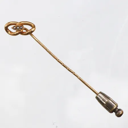 Kravattnål,längd ca 7 cm,18k. Vikt: 1,5 g