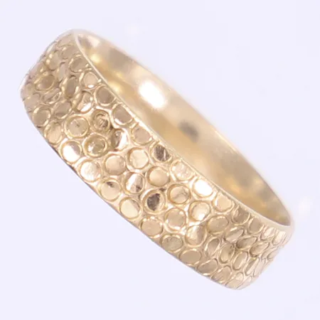 Ring med dekor stl:19¼ bucklig 21K Vikt: 3,5 g