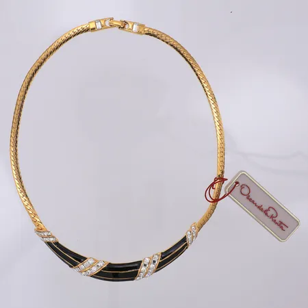Collier Oscar de la Renta bijouteri ca 40cm guldfärgad metall svart emalj & vita stenar i originalask, fint skick