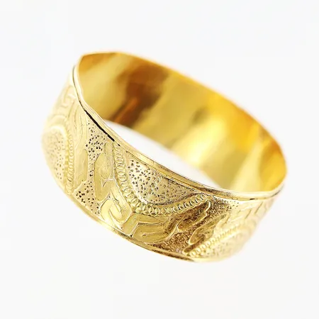 Ring mönstrad skena stl: 18¾ skev skena, 21K Vikt: 2,7 g