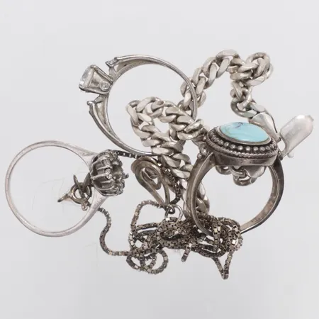 Diverse silver, defekter, saknar stenar, intrasslat hår, skeva, silver 925/1000 Vikt: 28,7 g