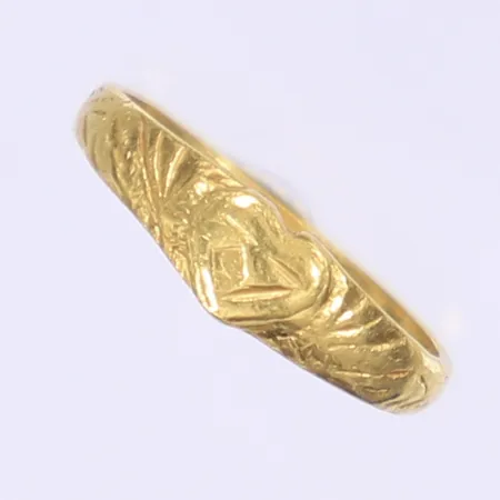 Ring stl:15 bredd 2-4mm 23K Vikt: 1,9 g
