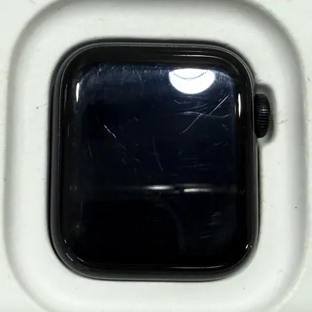 Smartwatch Apple Watch serie SE (Gen 2) 40mm Midnight Al Mid SB S/M, brukslitage, repigt glas, laddare, box, ytterkartong, återställd, inga andra tillbehör Skickas med postpaket.