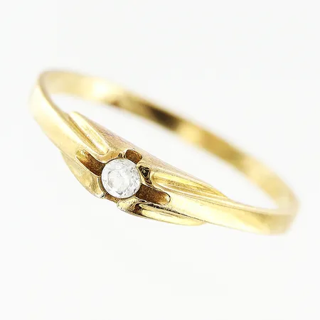 Ring med vit sten stl: 18½, 14K Vikt: 1,7 g
