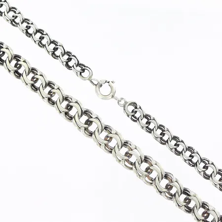 Collier Bismarck längd 48cm doserad bredd 6-9mm, i behov av polering mellan länkdelarna, silver 925/1000. Vikt: 33,2 g
